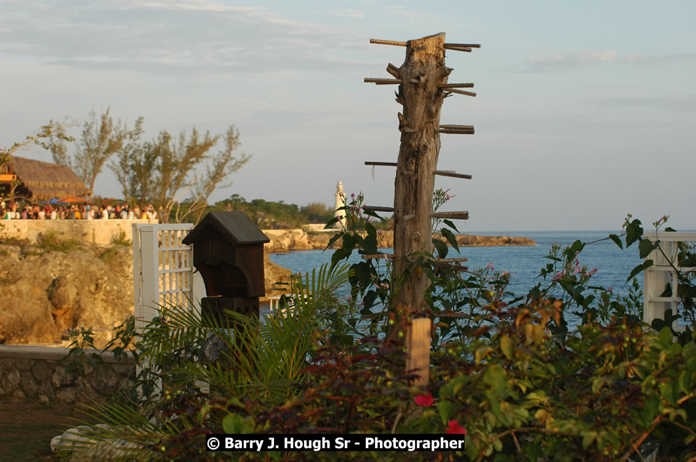Catcha Fallen Star Resort Rises from the Destruction of Hurricane Ivan, West End, Negril, Westmoreland, Jamaica W.I. - Photographs by Net2Market.com - Barry J. Hough Sr. Photojournalist/Photograper - Photographs taken with a Nikon D70, D100, or D300 -  Negril Travel Guide, Negril Jamaica WI - http://www.negriltravelguide.com - info@negriltravelguide.com...!