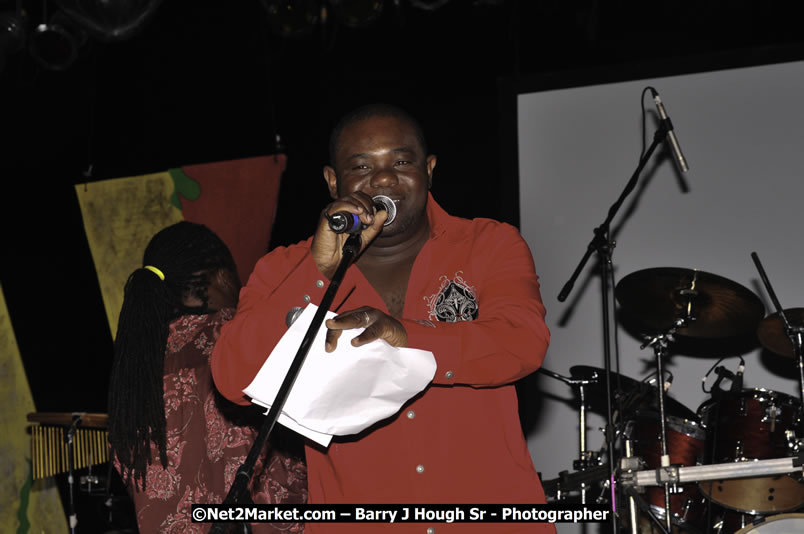 Andy Vernon @ Reggae Sumfest 2008 International Night 2, Catherine Hall, Montego Bay - Saturday, July 19, 2008 - Reggae Sumfest 2008 July 13 - July 19, 2008 - Photographs by Net2Market.com - Barry J. Hough Sr. Photojournalist/Photograper - Photographs taken with a Nikon D300 - Negril Travel Guide, Negril Jamaica WI - http://www.negriltravelguide.com - info@negriltravelguide.com...!