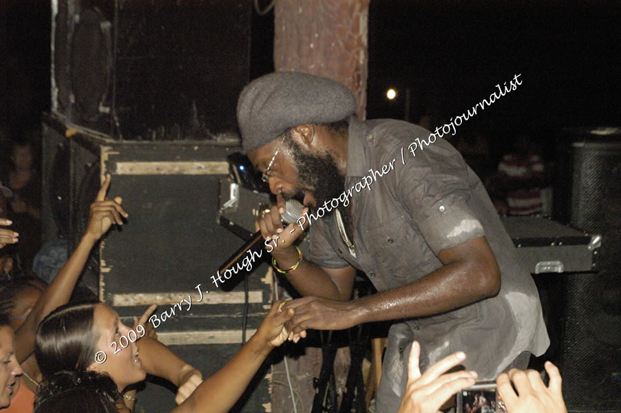  Tarrus Riley - Live in Concert - at the One Love Reggae Concert Series 09/10 @ Negril Escape Resort & Spa - Also Featuring: Mistic Bowie, Monday Justice, Cash, Dean Frazier - DJ Gemini - MC Oliver Cargill, Negril Escape Resort & Spa, One Love Drive, West End, Negril, Westmoreland, Jamaica W.I. - Tuesday, November 17, 2009 - Photographs by Net2Market.com - Barry J. Hough Sr, Photographer / Photojournalist - Photos taken with a Nikon D70, D100, or D300 - Negril Travel Guide, Negril Jamaica WI - http://www.negriltravelguide.com - info@negriltravelguide.com...!