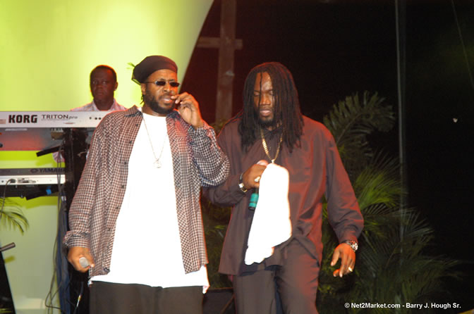 iNi Kamoze - Red Stripe Reggae Sumfest 2005 - International Night #2 - July 23th, 2005 - Negril Travel Guide, Negril Jamaica WI - http://www.negriltravelguide.com - info@negriltravelguide.com...!