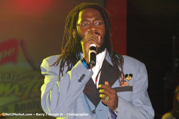 Tarrus Riley - Red Stripe Reggae Sumfest 2007 - Zenith - Saturday, July 21, 2007 - Catherine Hall, Montego Bay, St James, Jamaica W.I. - Negril Travel Guide, Negril Jamaica WI - http://www.negriltravelguide.com - info@negriltravelguide.com...!