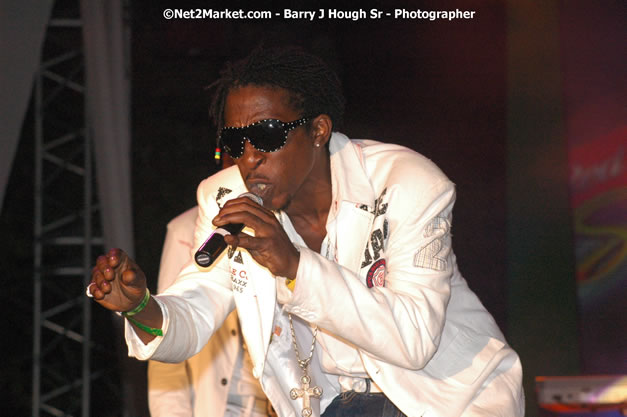 VYBZ Kartel - Explosion - Red Stripe Reggae Sumfest 2007 - Thursday, July 19, 2007 - Red Stripe Reggae Sumfest 2007 at Catherine Hall, Montego Bay, St James, Jamaica W.I. - Negril Travel Guide, Negril Jamaica WI - http://www.negriltravelguide.com - info@negriltravelguide.com...!