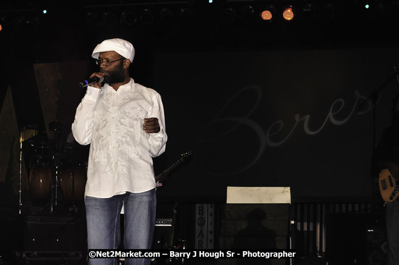 Beres Hammond @ Red Stripe Reggae Sumfest 2008 International Night 2, Catherine Hall, Montego Bay - Saturday, July 19, 2008 - Reggae Sumfest 2008 July 13 - July 19, 2008 - Photographs by Net2Market.com - Barry J. Hough Sr. Photojournalist/Photograper - Photographs taken with a Nikon D300 - Negril Travel Guide, Negril Jamaica WI - http://www.negriltravelguide.com - info@negriltravelguide.com...!