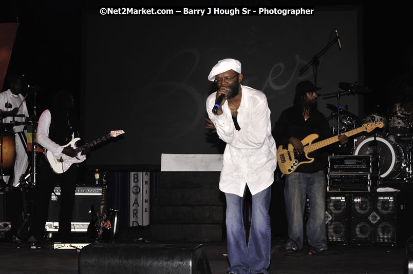 Beres Hammond @ Red Stripe Reggae Sumfest 2008 International Night 2, Catherine Hall, Montego Bay - Saturday, July 19, 2008 - Reggae Sumfest 2008 July 13 - July 19, 2008 - Photographs by Net2Market.com - Barry J. Hough Sr. Photojournalist/Photograper - Photographs taken with a Nikon D300 - Negril Travel Guide, Negril Jamaica WI - http://www.negriltravelguide.com - info@negriltravelguide.com...!