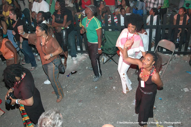 Venue & Audience - Ignition - The Internation Fire Blazes - Friday, July 21, 2006 - Montego Bay, Jamaica - Negril Travel Guide, Negril Jamaica WI - http://www.negriltravelguide.com - info@negriltravelguide.com...!