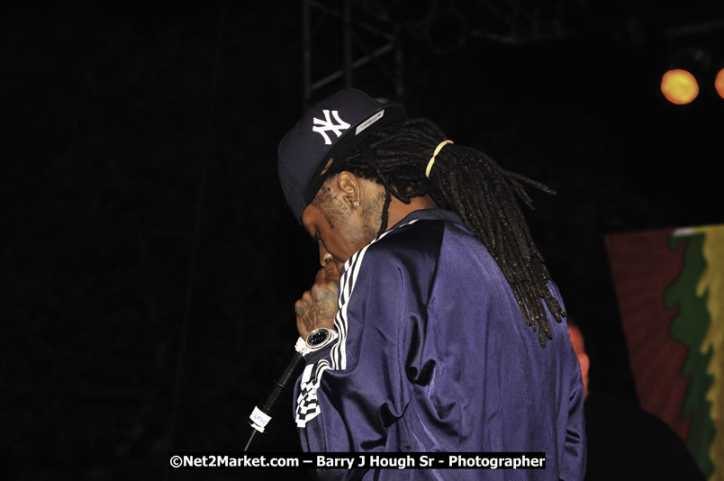 Lil Wayne @ Reggae Sumfest 2008 International Night 2, Catherine Hall, Montego Bay - Saturday, July 19, 2008 - Reggae Sumfest 2008 July 13 - July 19, 2008 - Photographs by Net2Market.com - Barry J. Hough Sr. Photojournalist/Photograper - Photographs taken with a Nikon D300 - Negril Travel Guide, Negril Jamaica WI - http://www.negriltravelguide.com - info@negriltravelguide.com...!