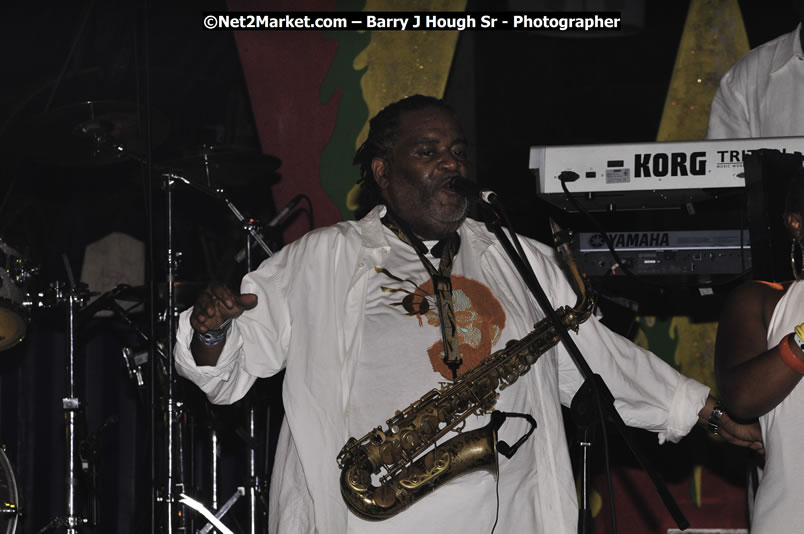 Tarrus Riley @ Reggae Sumfest 2008 International Night 2, Catherine Hall, Montego Bay - Saturday, July 19, 2008 - Reggae Sumfest 2008 July 13 - July 19, 2008 - Photographs by Net2Market.com - Barry J. Hough Sr. Photojournalist/Photograper - Photographs taken with a Nikon D300 - Negril Travel Guide, Negril Jamaica WI - http://www.negriltravelguide.com - info@negriltravelguide.com...!