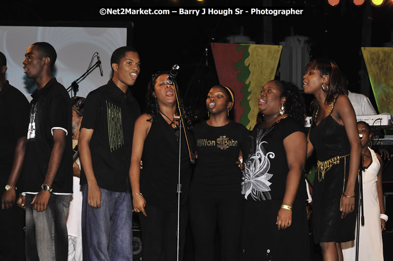 Tarrus Riley @ Reggae Sumfest 2008 International Night 2, Catherine Hall, Montego Bay - Saturday, July 19, 2008 - Reggae Sumfest 2008 July 13 - July 19, 2008 - Photographs by Net2Market.com - Barry J. Hough Sr. Photojournalist/Photograper - Photographs taken with a Nikon D300 - Negril Travel Guide, Negril Jamaica WI - http://www.negriltravelguide.com - info@negriltravelguide.com...!