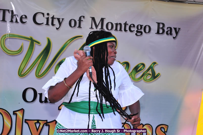 The City of Montego Bay Welcomes Our 2008 Olympians - Western Motorcade - Civic Ceremony - A Salute To Our Beijing Heros - Sam Sharpe Square, Montego Bay, Jamaica - Tuesday, October 7, 2008 - Photographs by Net2Market.com - Barry J. Hough Sr. Photojournalist/Photograper - Photographs taken with a Nikon D300 - Negril Travel Guide, Negril Jamaica WI - http://www.negriltravelguide.com - info@negriltravelguide.com...!